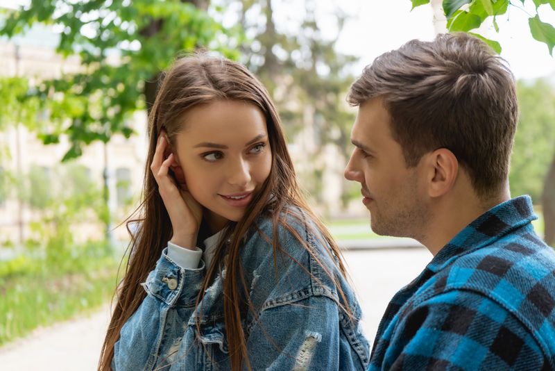 15 Easy Top Flirting Tips: How to Be Seductive